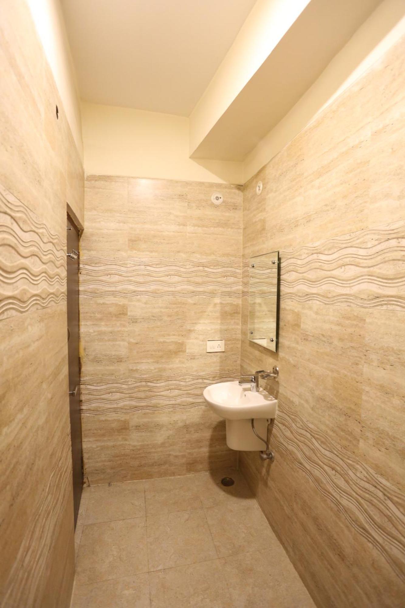 Airport Hotel Kiara - New Delhi Airport Екстер'єр фото