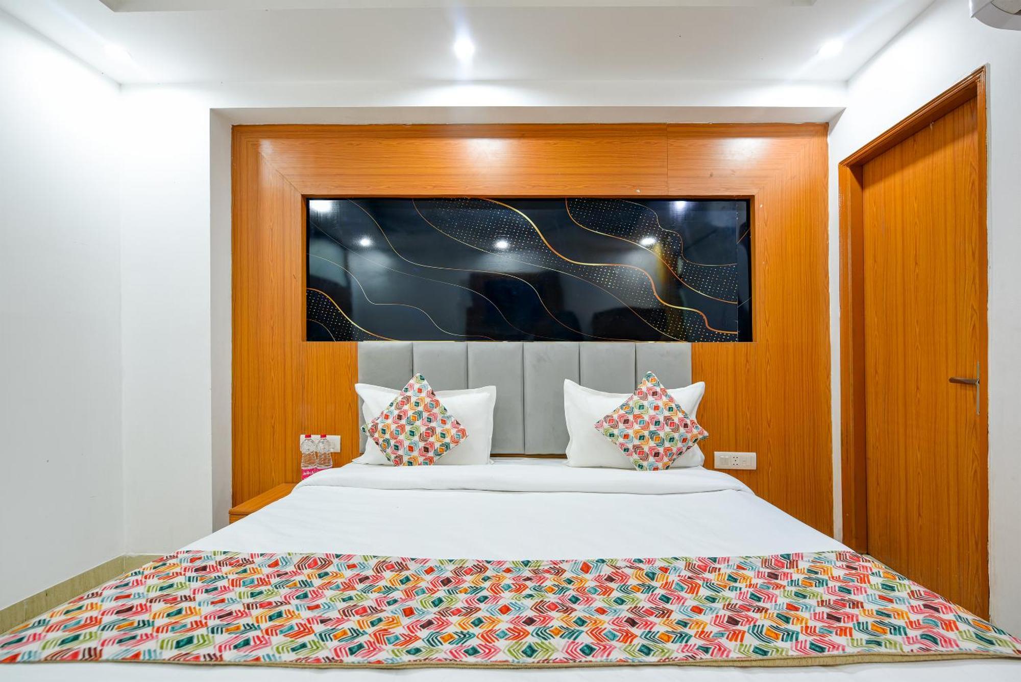 Airport Hotel Kiara - New Delhi Airport Екстер'єр фото