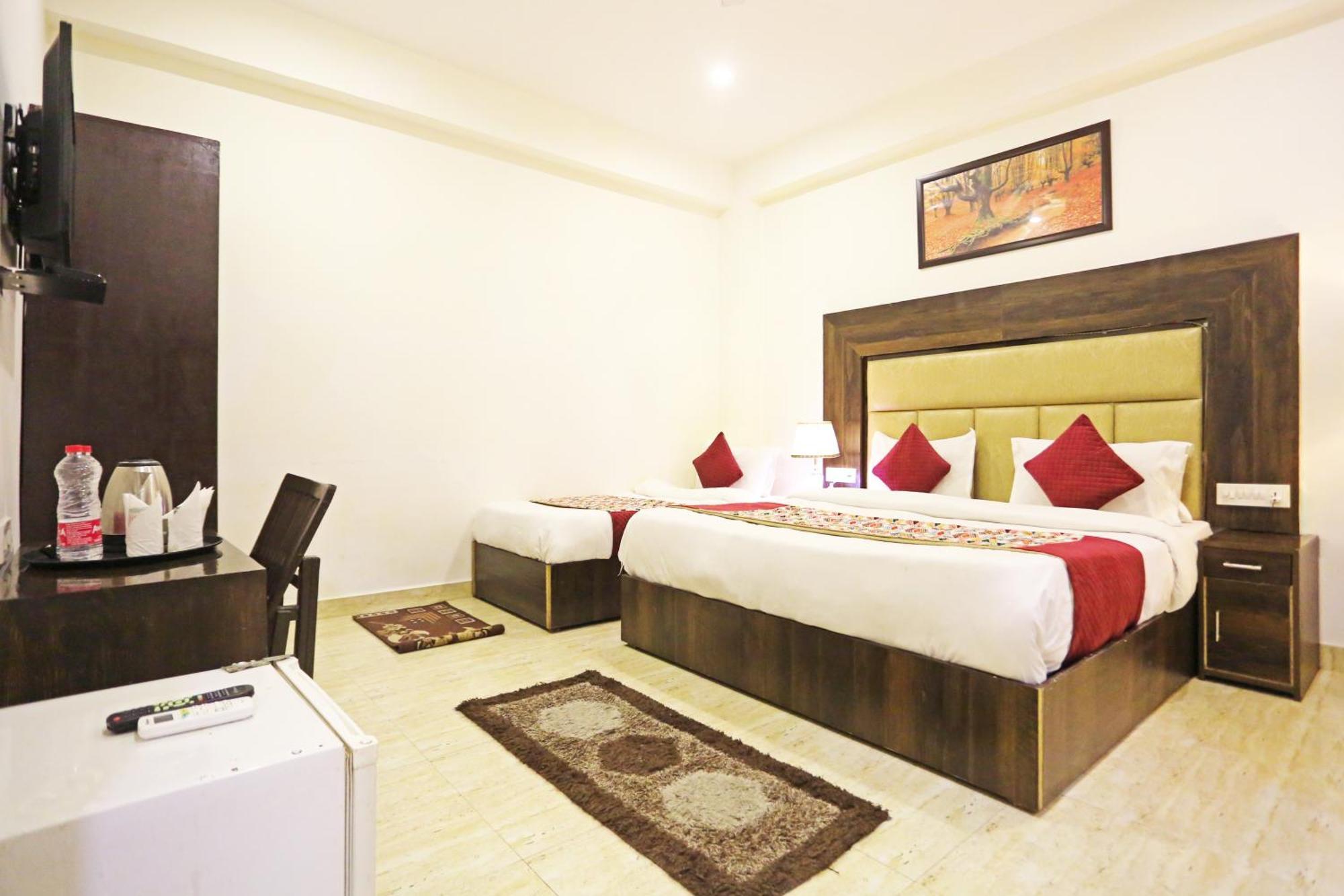 Airport Hotel Kiara - New Delhi Airport Екстер'єр фото