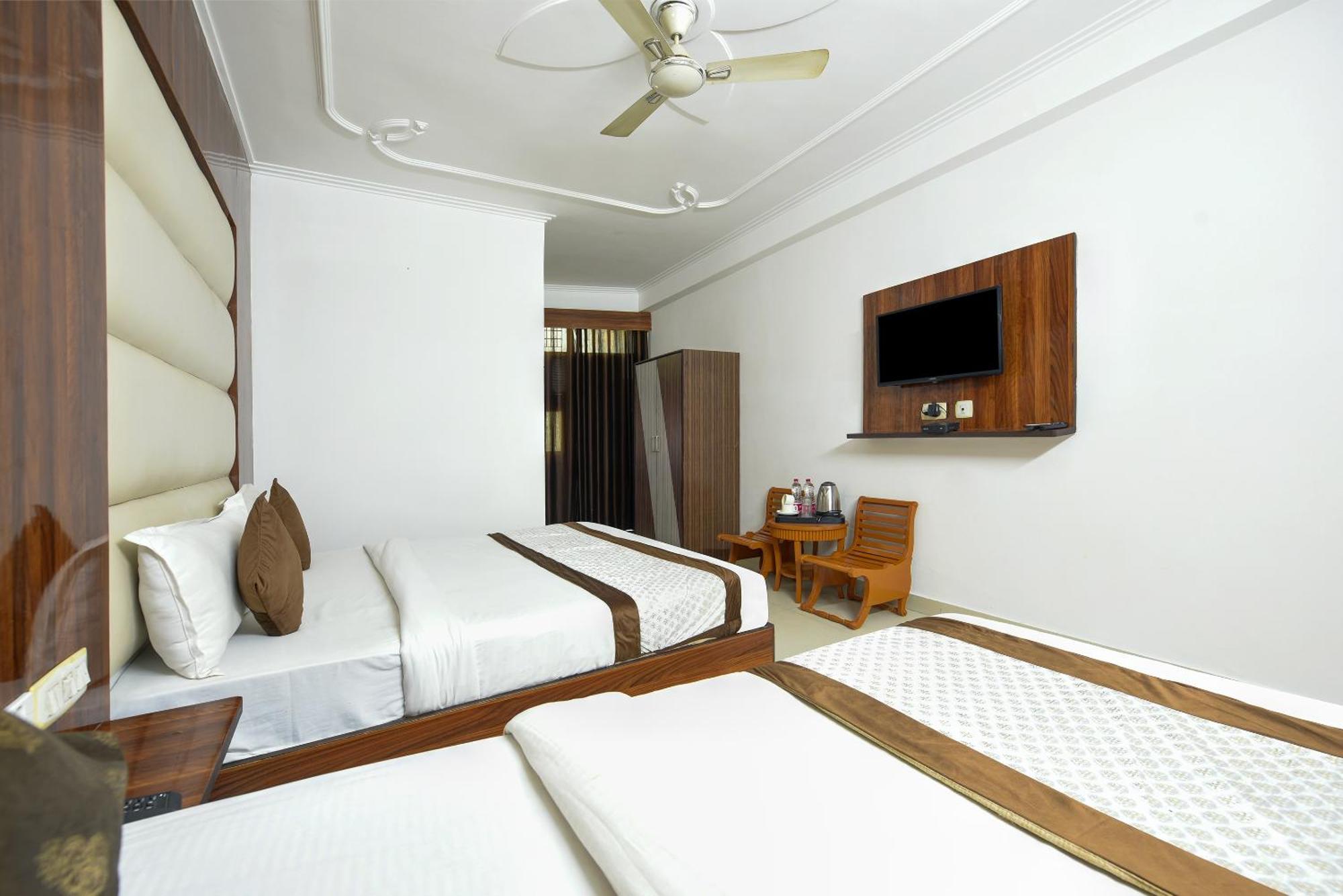 Airport Hotel Kiara - New Delhi Airport Екстер'єр фото