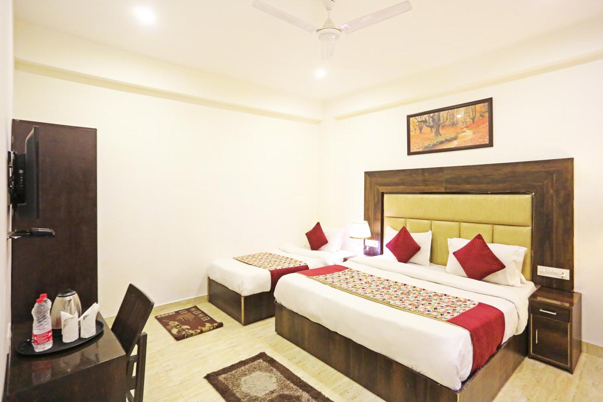 Airport Hotel Kiara - New Delhi Airport Екстер'єр фото