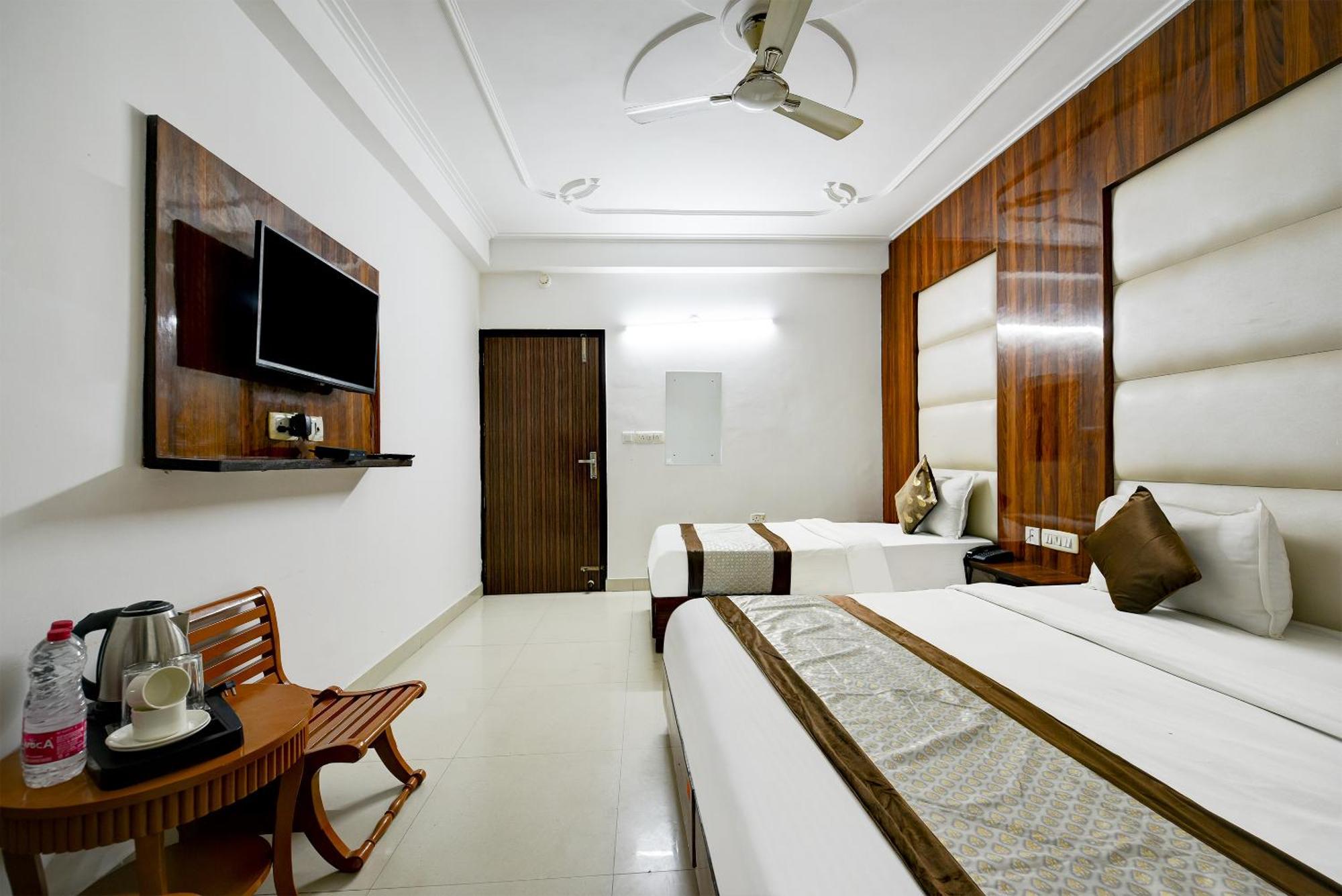 Airport Hotel Kiara - New Delhi Airport Екстер'єр фото