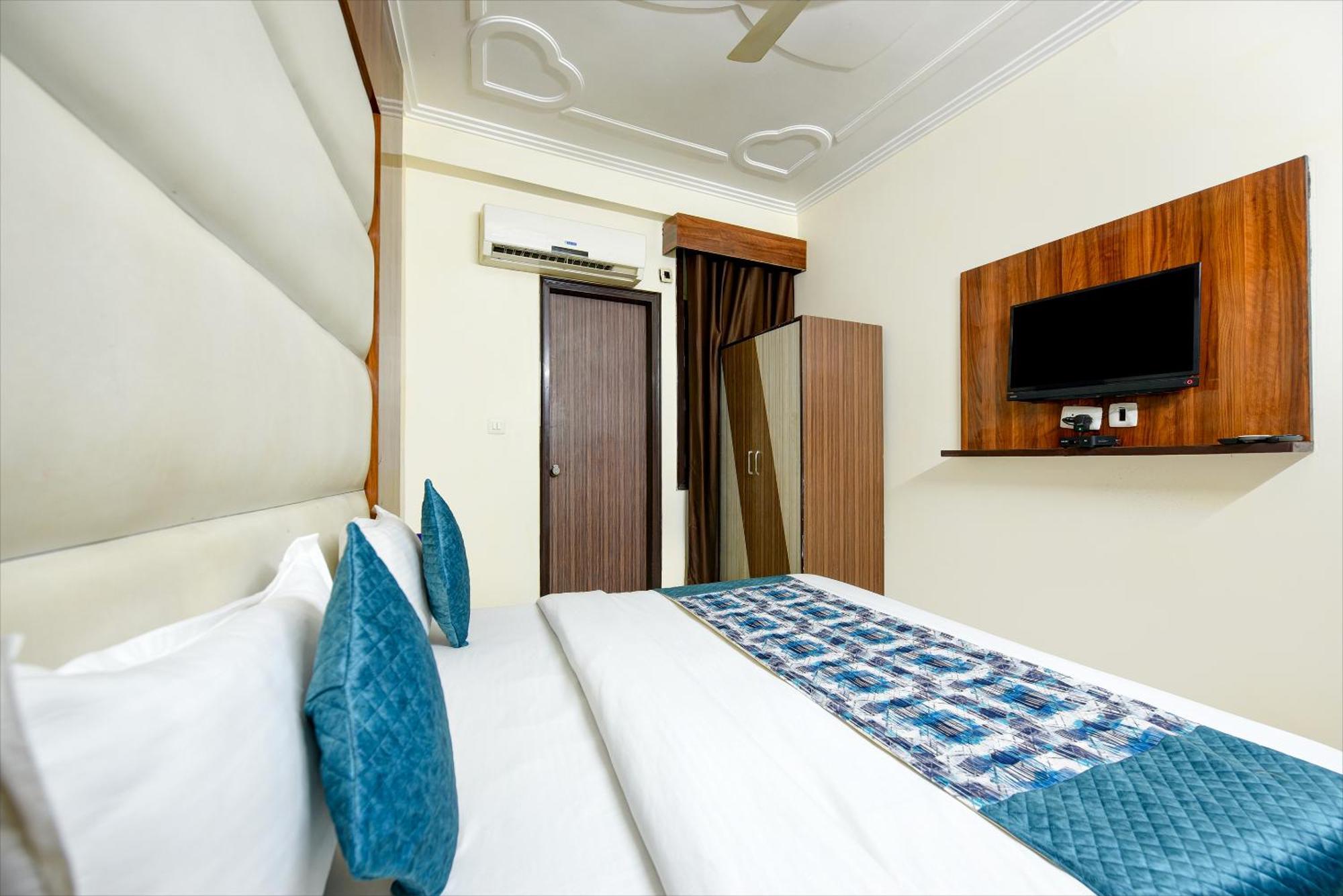 Airport Hotel Kiara - New Delhi Airport Екстер'єр фото