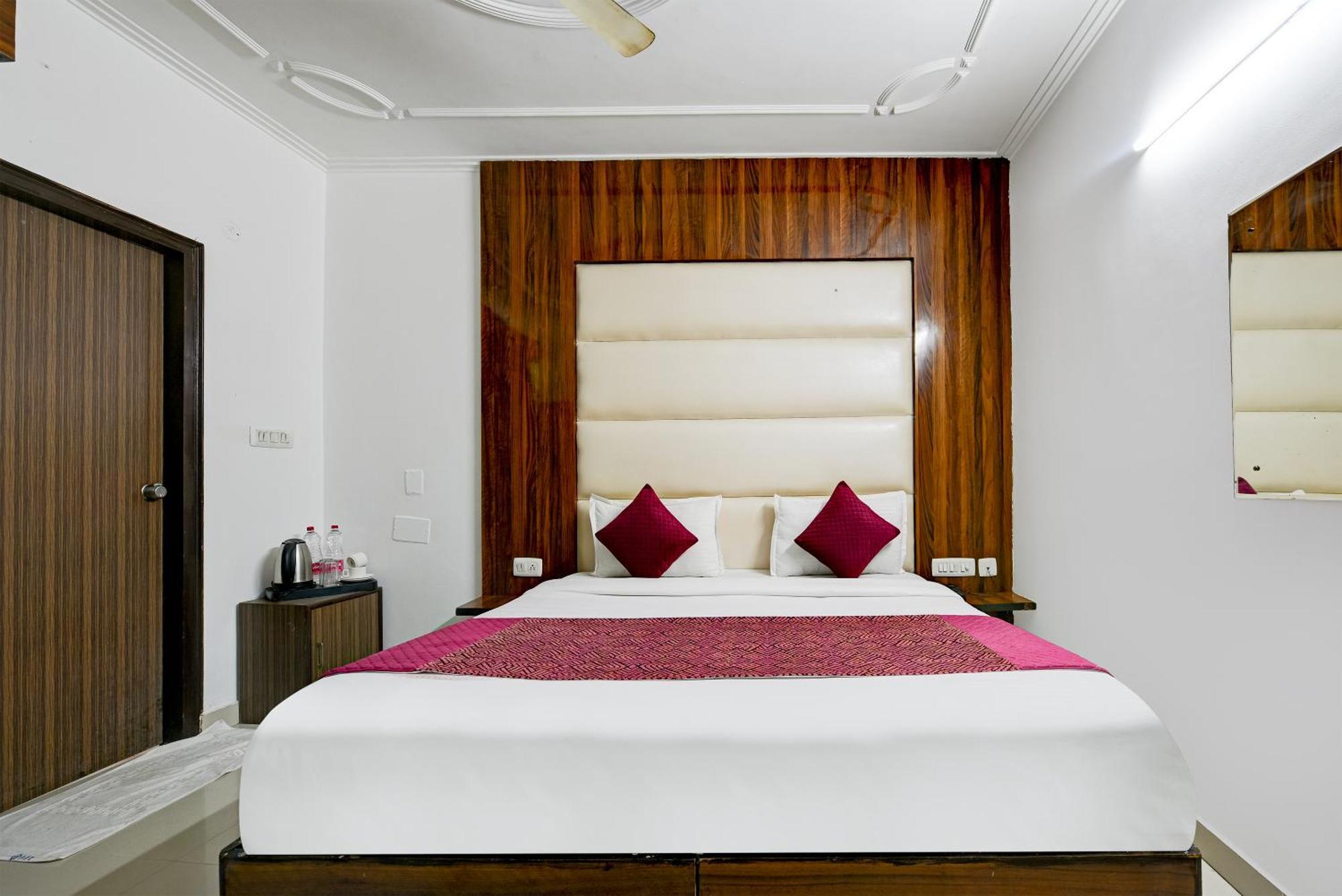 Airport Hotel Kiara - New Delhi Airport Екстер'єр фото