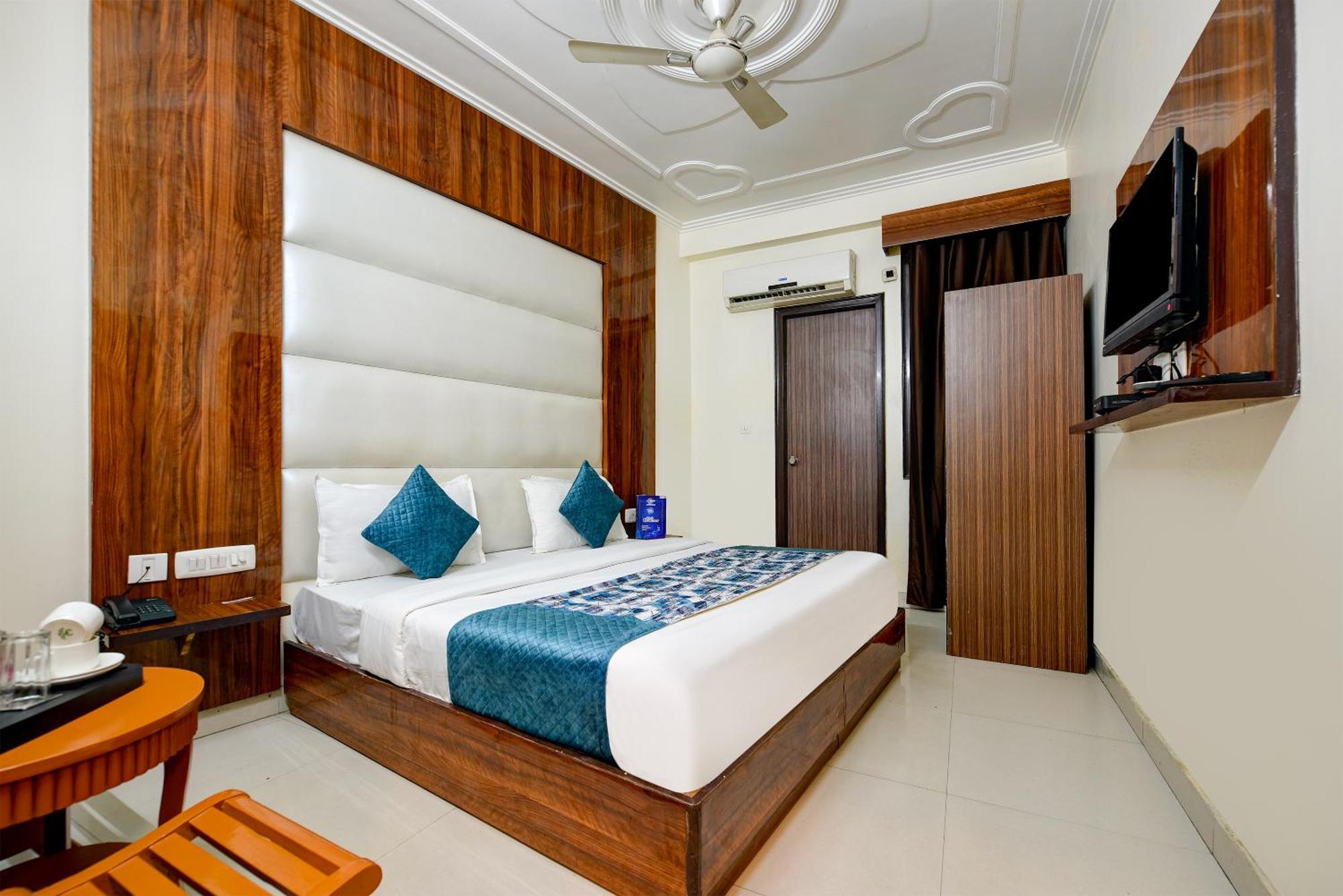 Airport Hotel Kiara - New Delhi Airport Екстер'єр фото