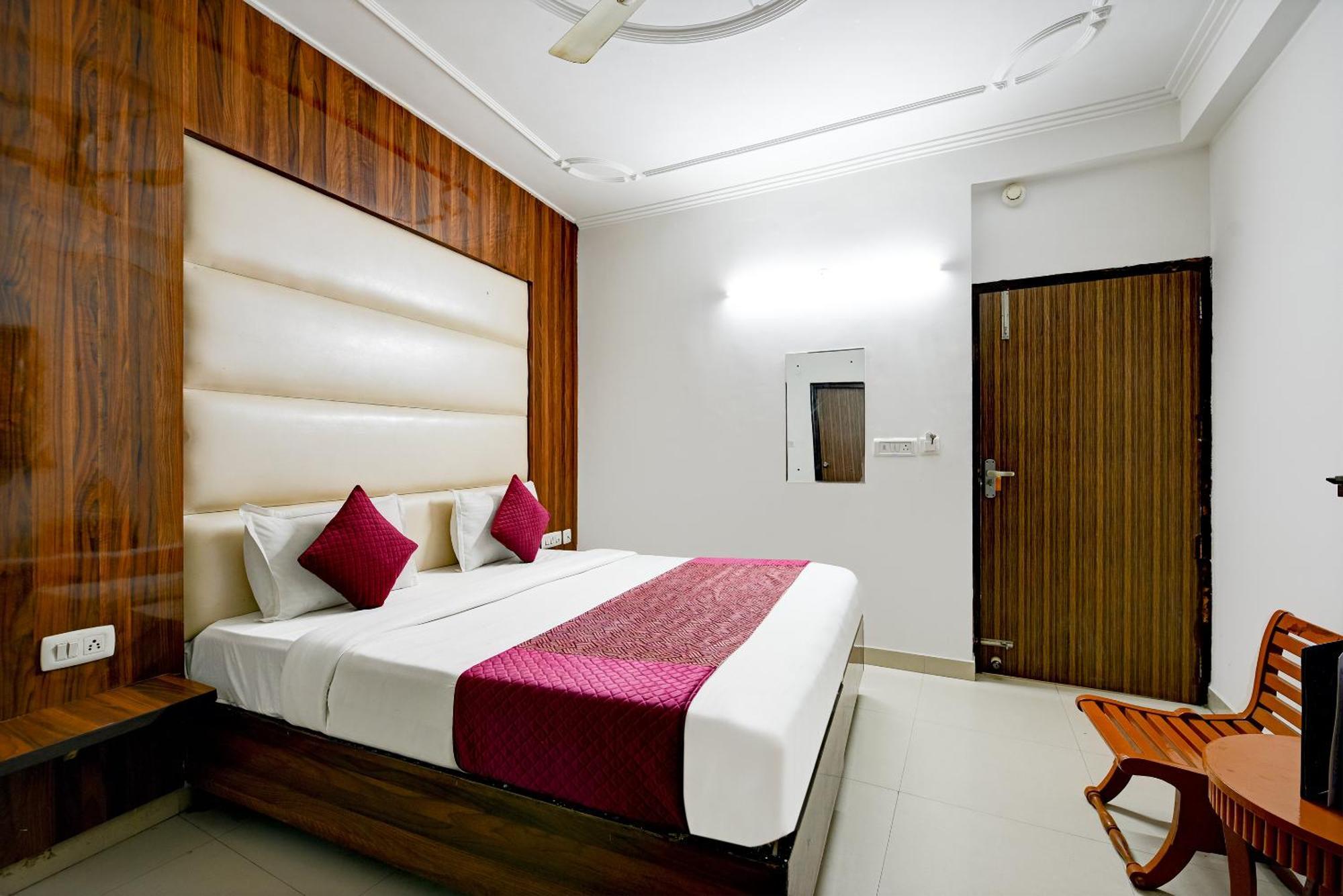 Airport Hotel Kiara - New Delhi Airport Екстер'єр фото